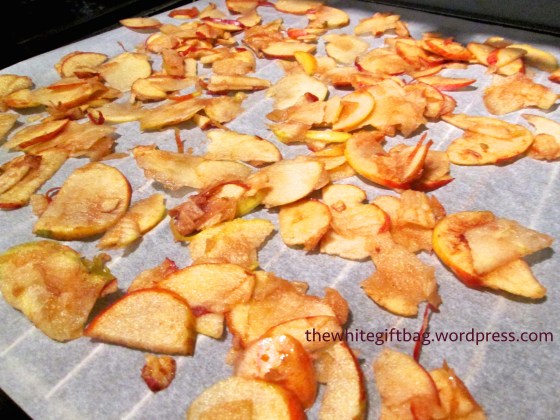 apple chips with cinnamon